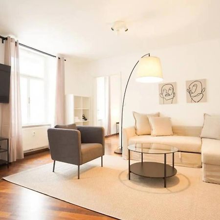 Authentic Austrian Flat In The South Of Vienna Apartamento Modling Exterior foto