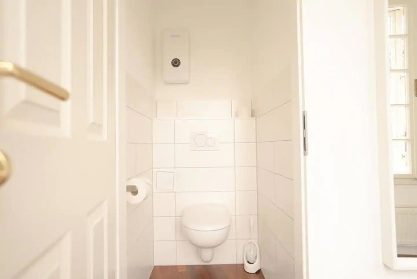 Authentic Austrian Flat In The South Of Vienna Apartamento Modling Exterior foto