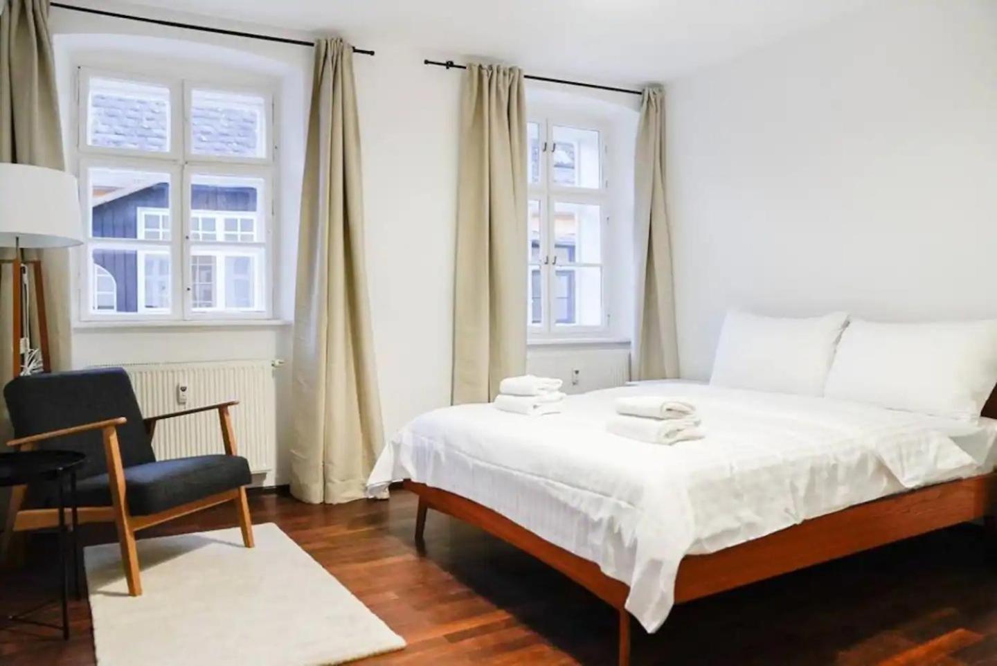 Authentic Austrian Flat In The South Of Vienna Apartamento Modling Exterior foto