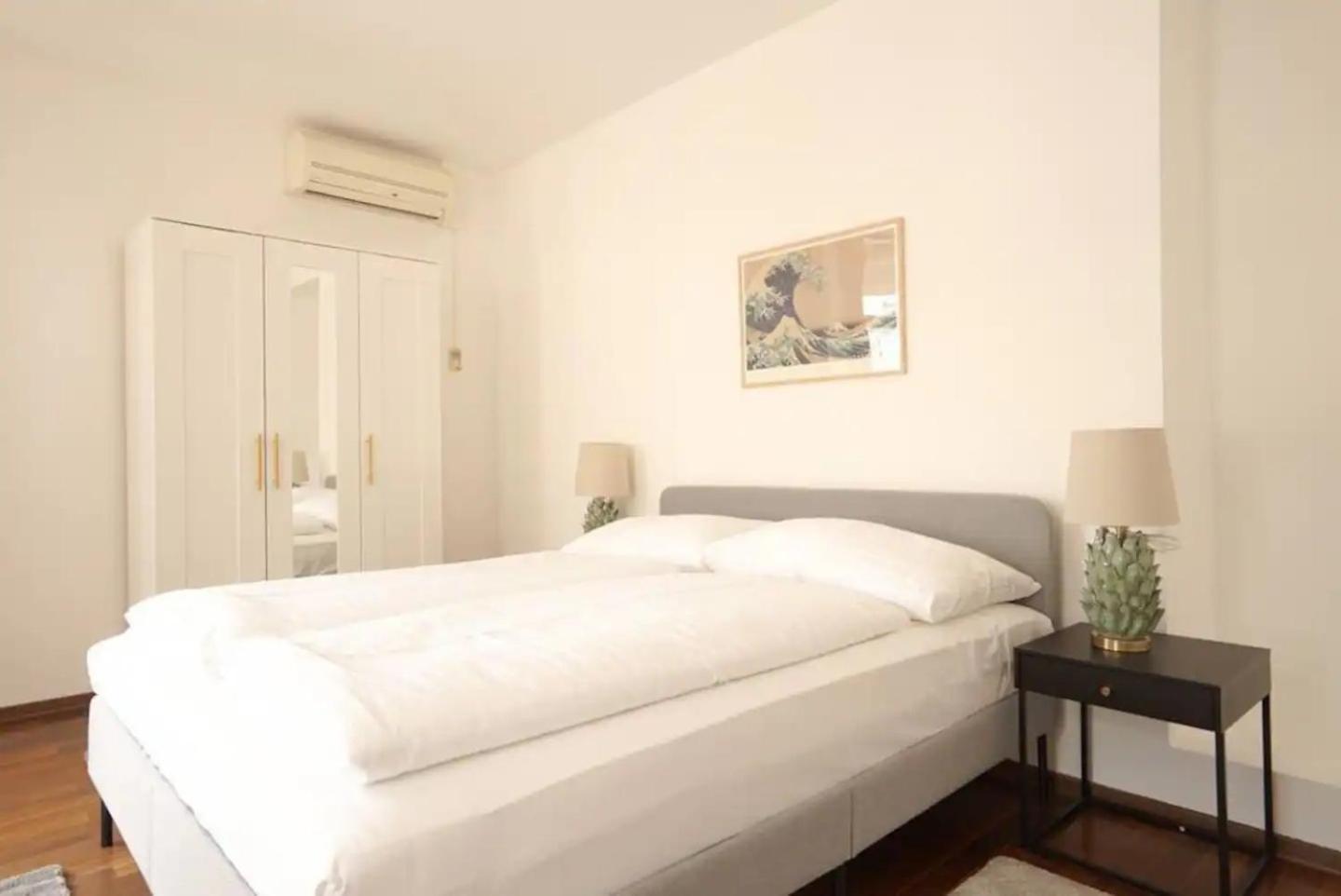 Authentic Austrian Flat In The South Of Vienna Apartamento Modling Exterior foto