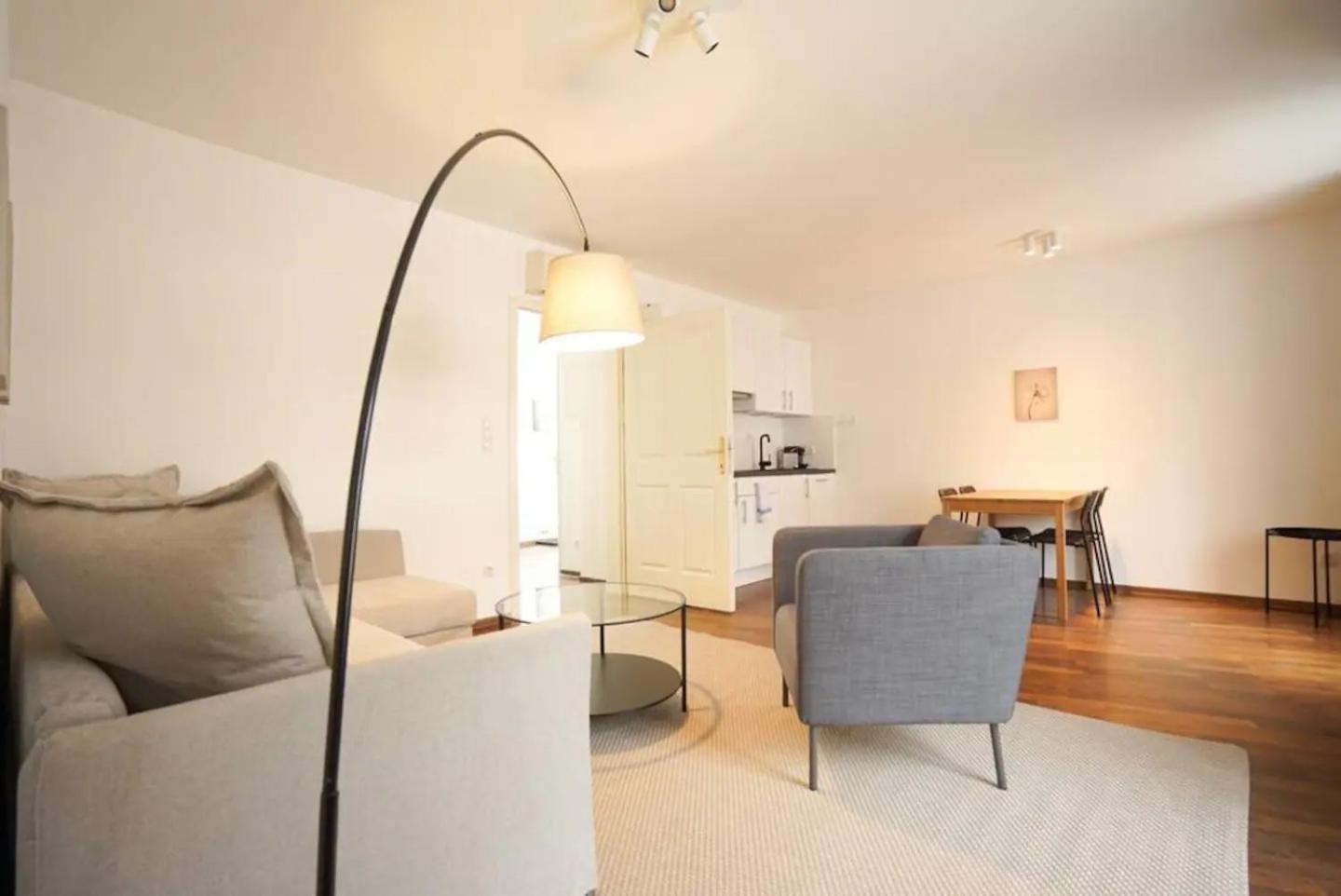 Authentic Austrian Flat In The South Of Vienna Apartamento Modling Exterior foto