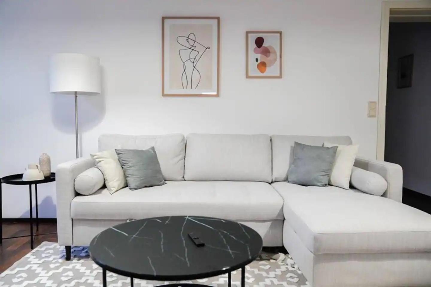 Authentic Austrian Flat In The South Of Vienna Apartamento Modling Exterior foto