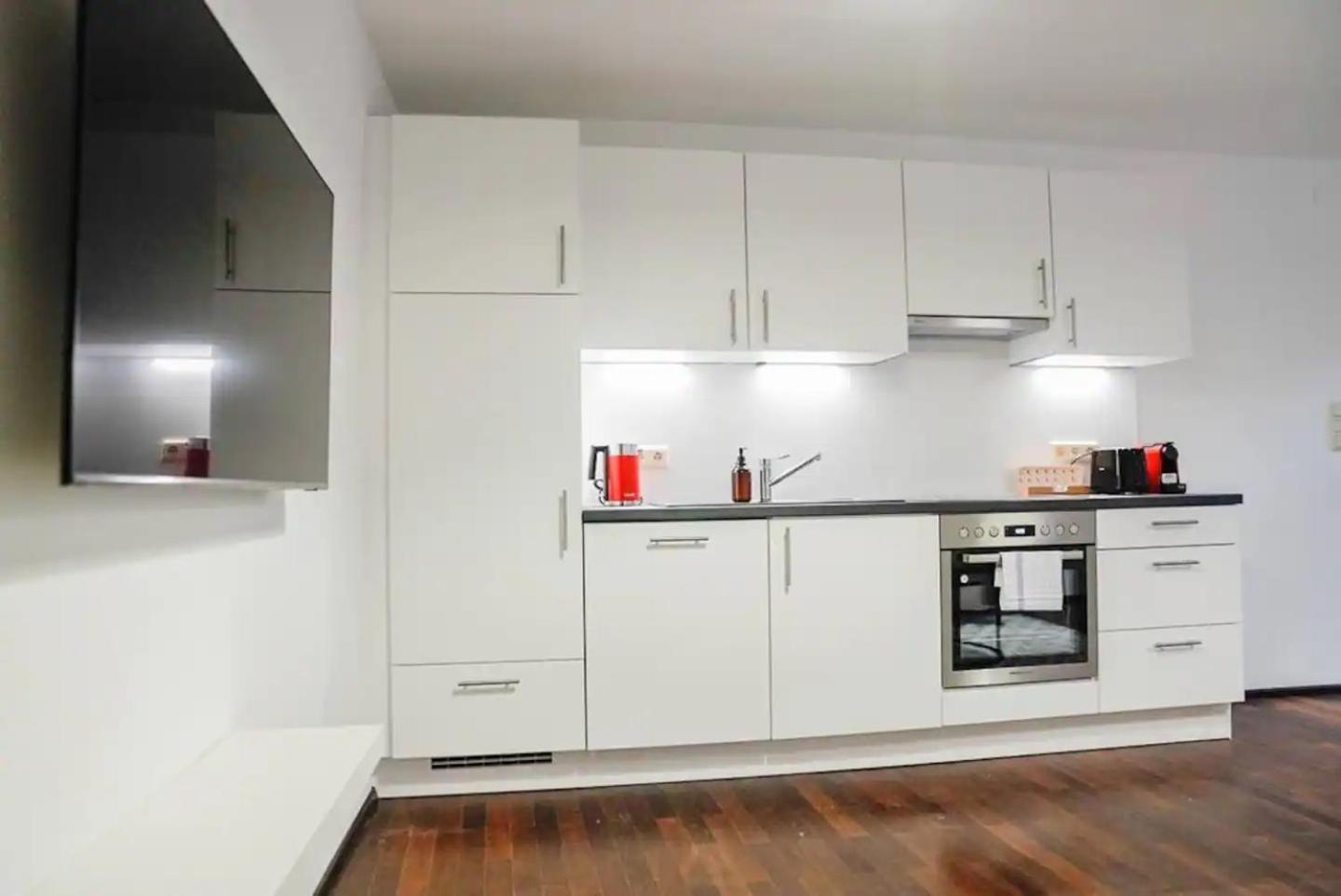 Authentic Austrian Flat In The South Of Vienna Apartamento Modling Exterior foto