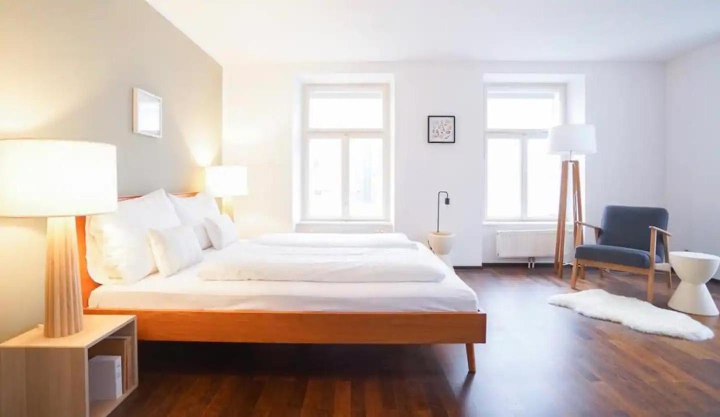 Authentic Austrian Flat In The South Of Vienna Apartamento Modling Exterior foto