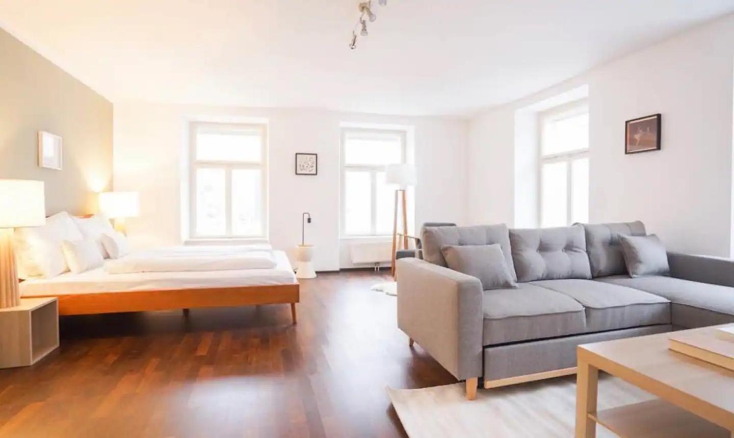 Authentic Austrian Flat In The South Of Vienna Apartamento Modling Exterior foto