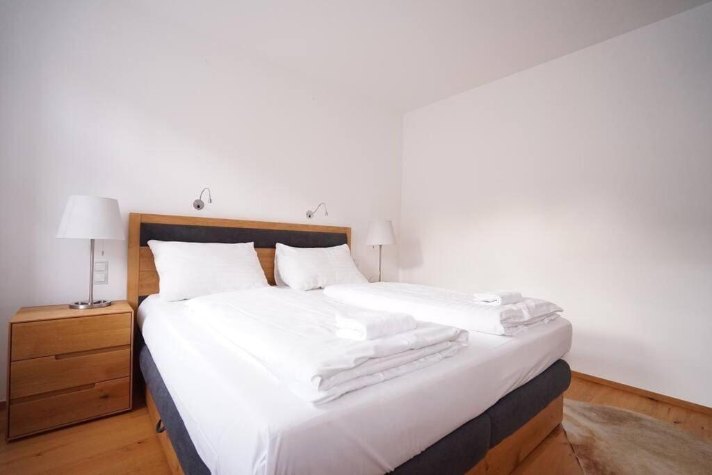 Authentic Austrian Flat In The South Of Vienna Apartamento Modling Exterior foto
