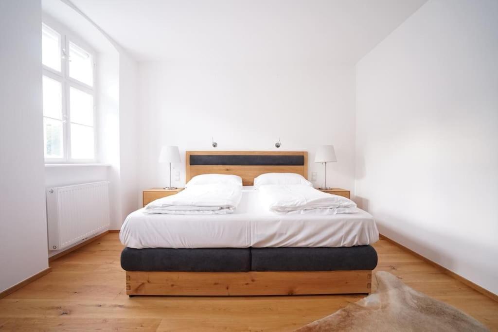 Authentic Austrian Flat In The South Of Vienna Apartamento Modling Exterior foto