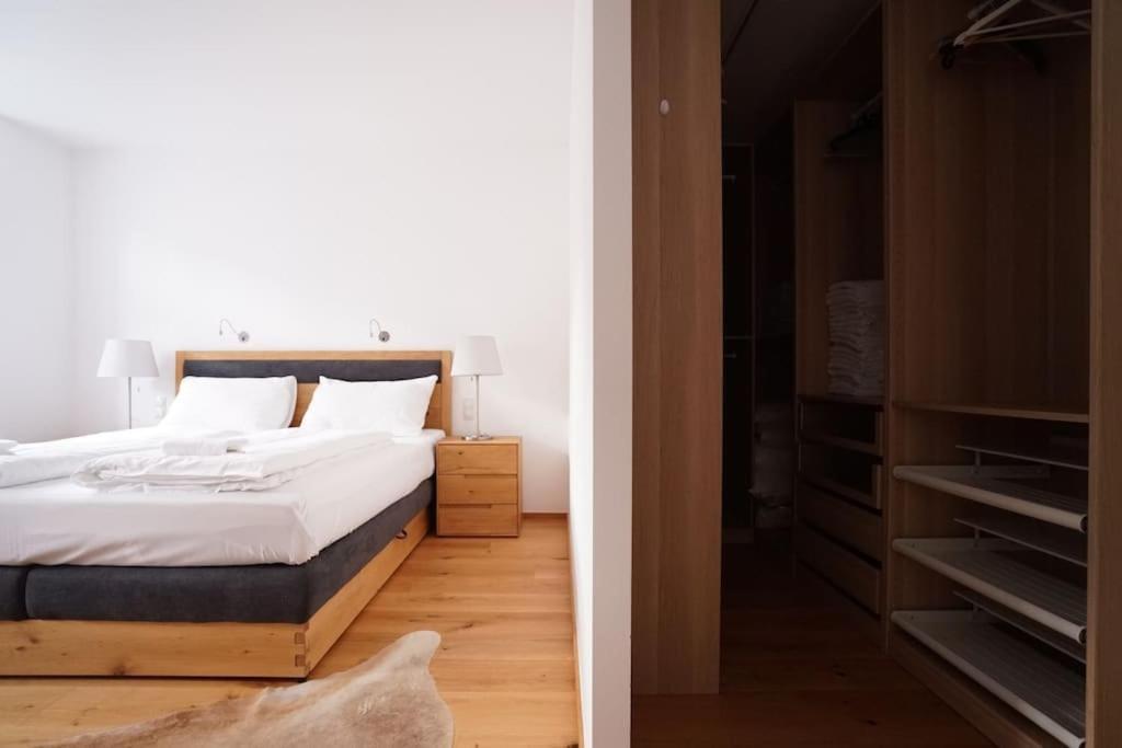 Authentic Austrian Flat In The South Of Vienna Apartamento Modling Exterior foto