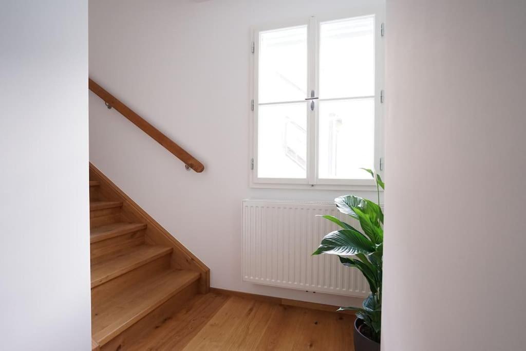Authentic Austrian Flat In The South Of Vienna Apartamento Modling Exterior foto