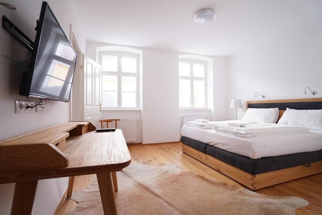 Authentic Austrian Flat In The South Of Vienna Apartamento Modling Exterior foto
